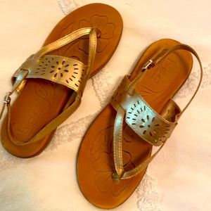 BOC Born Concept Rose gold sandals. Sz 7